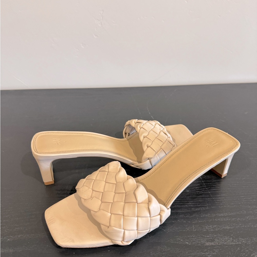 Great condition women’s size 8.5